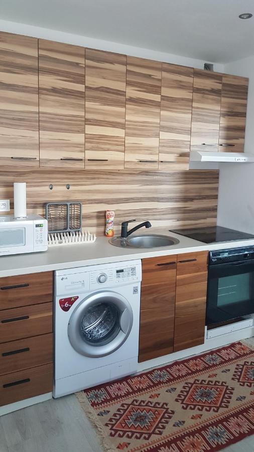 Szoba Konyha Lakas Komárno Extérieur photo