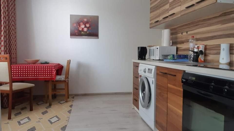 Szoba Konyha Lakas Komárno Extérieur photo